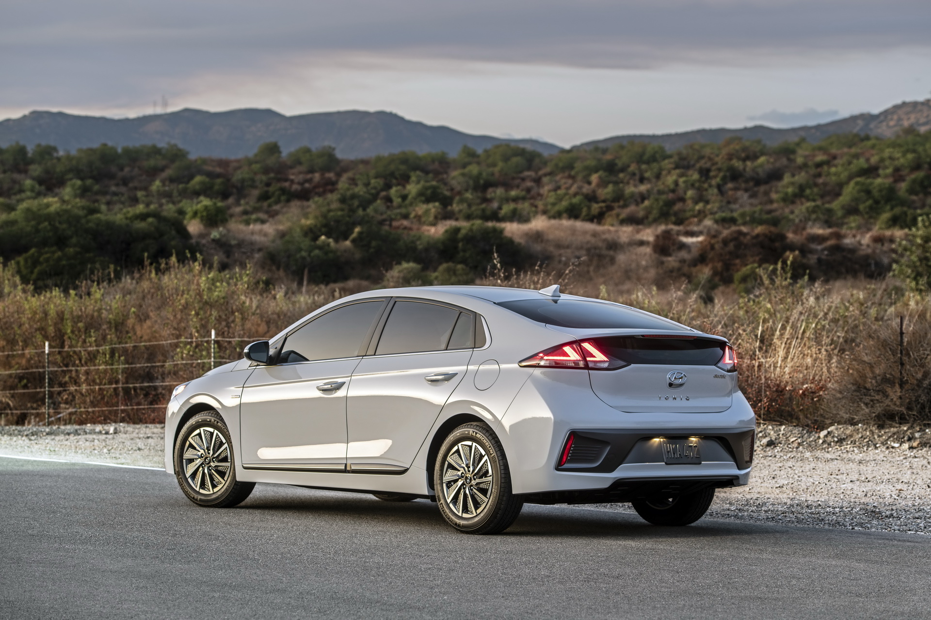 2020 Hyundai Ioniq Facelift Arrives In The US With Better Tech And More More Electric Range