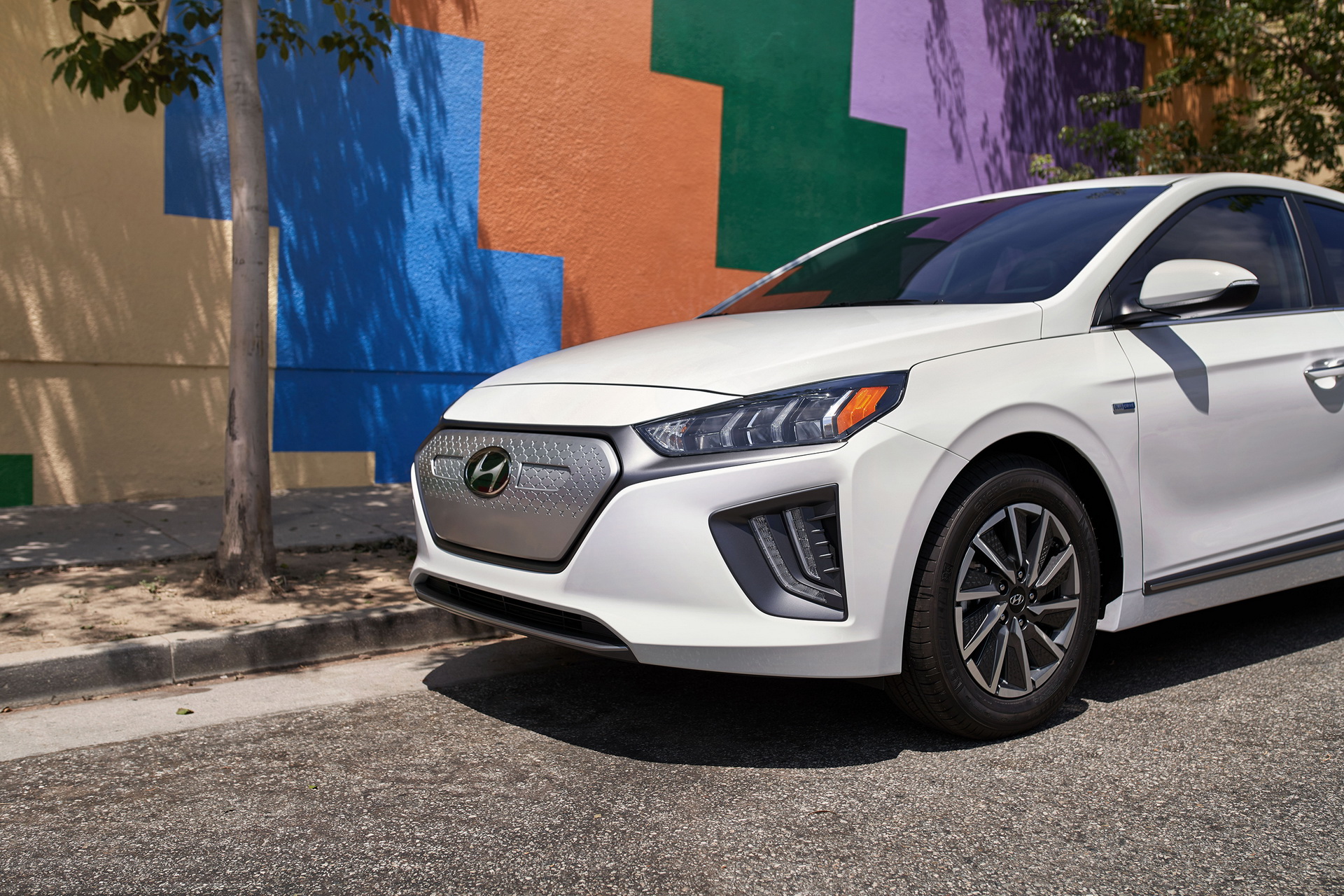 2020 Hyundai Ioniq Facelift Arrives In The US With Better Tech And More More Electric Range