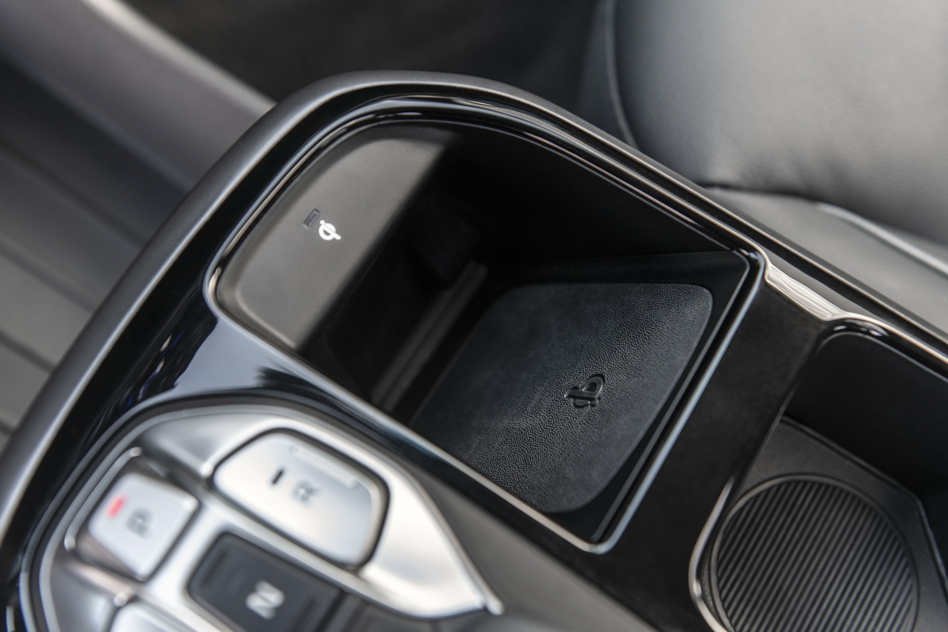 2020 Hyundai Ioniq Facelift Arrives In The US With Better Tech And More More Electric Range