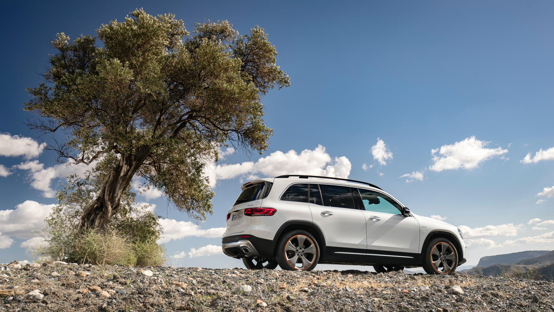 Huge Photo Gallery Will Help You Pick Your Favorite 2020 Mercedes GLB