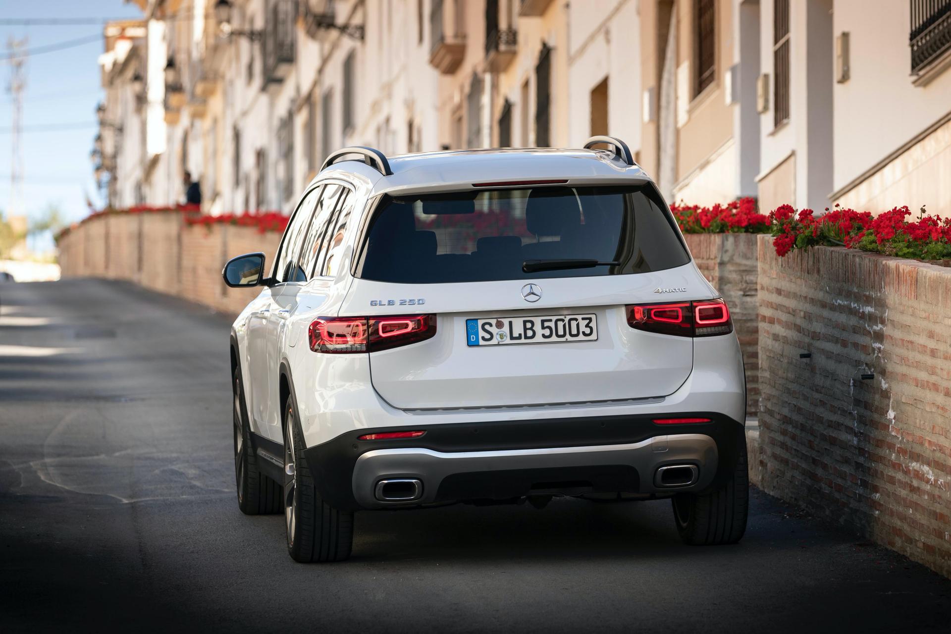 Huge Photo Gallery Will Help You Pick Your Favorite 2020 Mercedes GLB