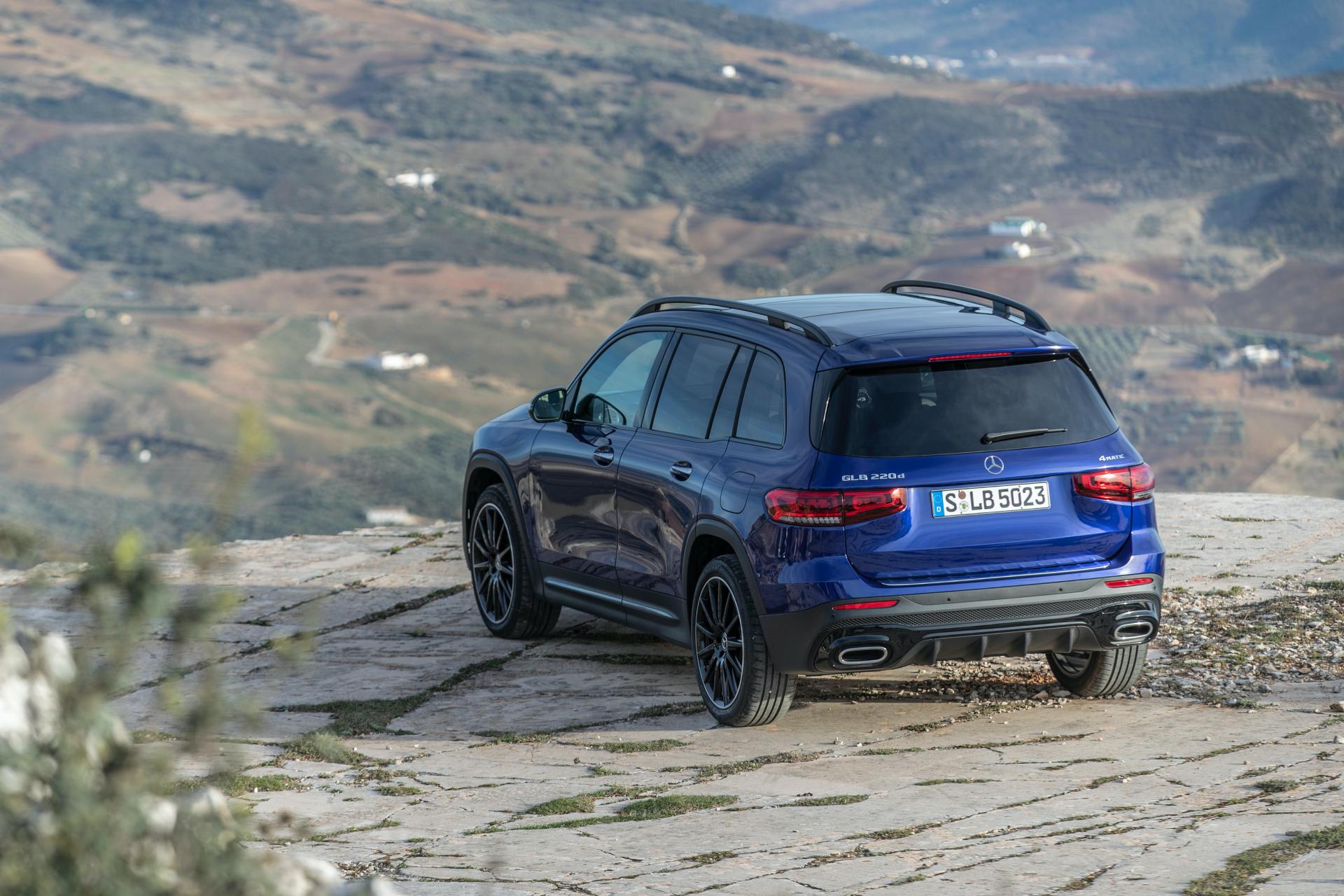 Huge Photo Gallery Will Help You Pick Your Favorite 2020 Mercedes GLB