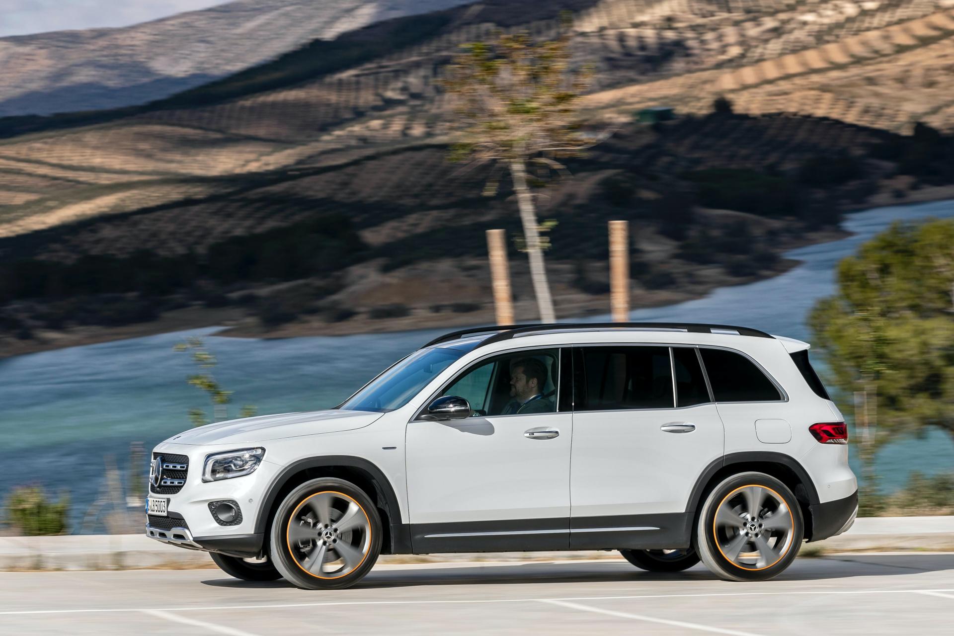 Huge Photo Gallery Will Help You Pick Your Favorite 2020 Mercedes GLB
