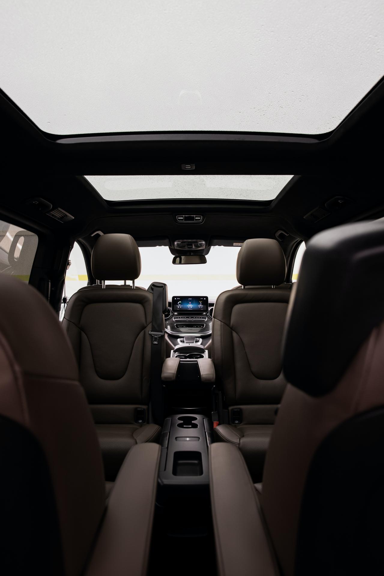 Mercedes-Benz Upgrades V-Class With MBUX Infotainment System