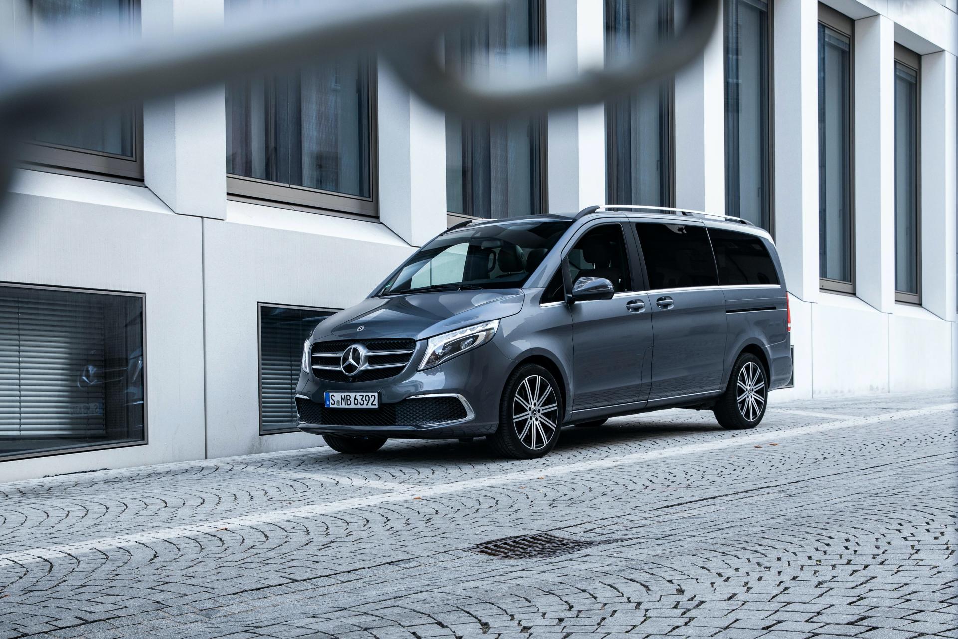 Mercedes-Benz Upgrades V-Class With MBUX Infotainment System