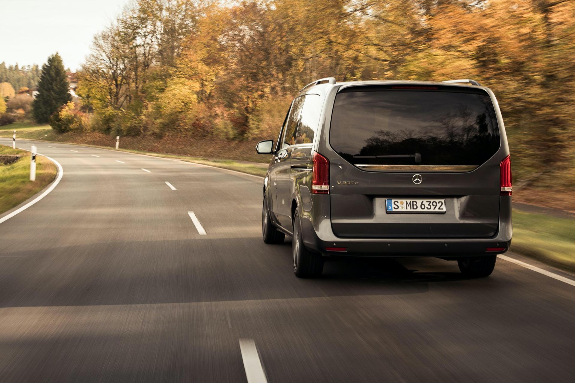 Mercedes-Benz Upgrades V-Class With MBUX Infotainment System