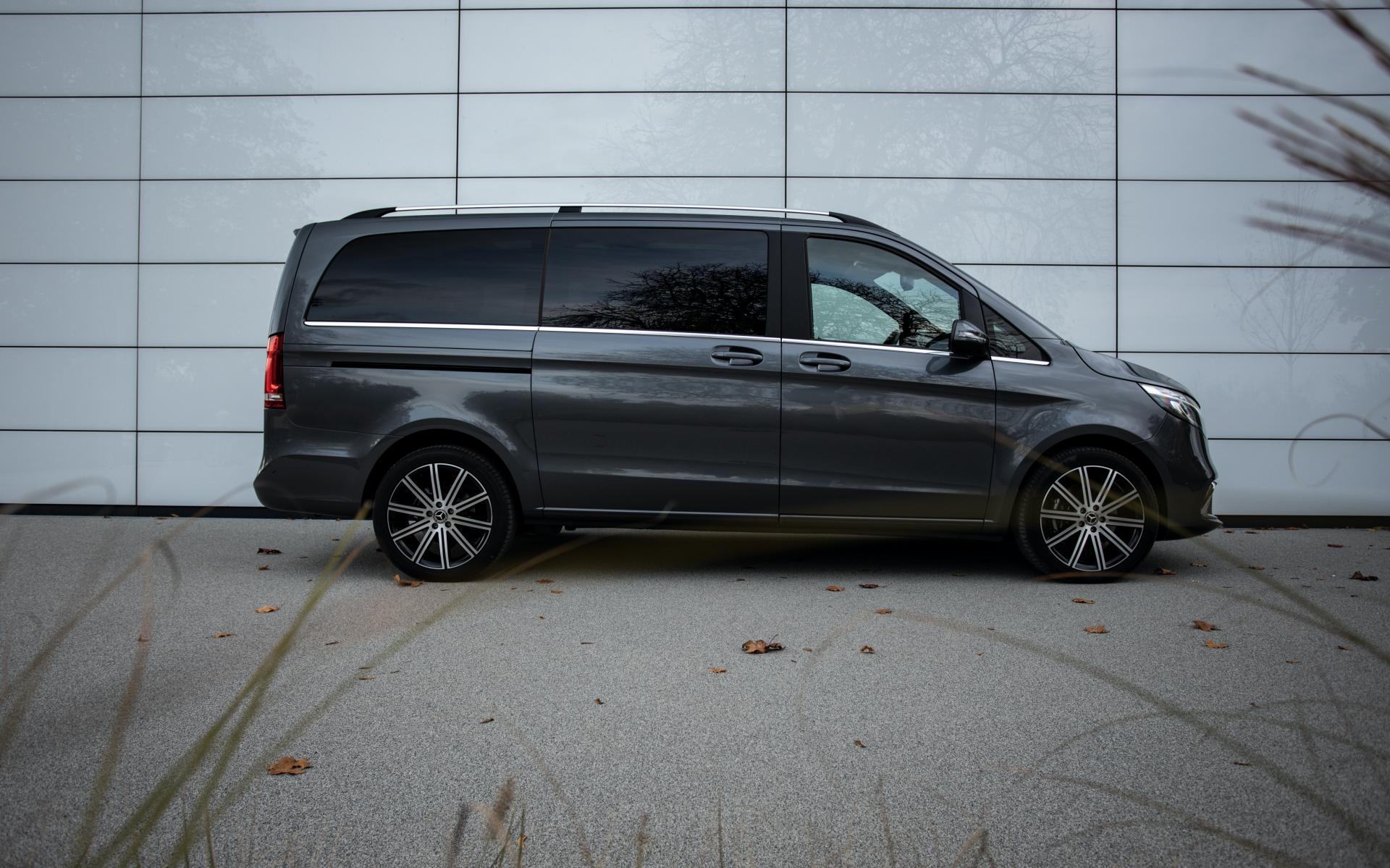 Mercedes-Benz Upgrades V-Class With MBUX Infotainment System