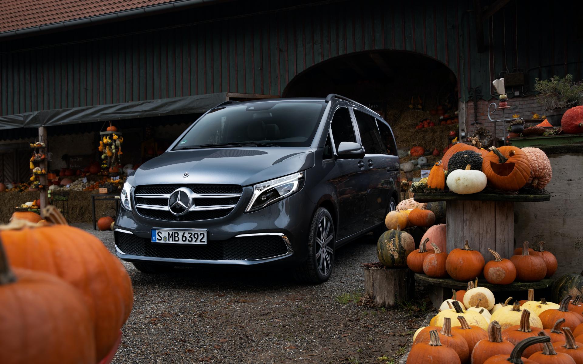 Mercedes-Benz Upgrades V-Class With MBUX Infotainment System