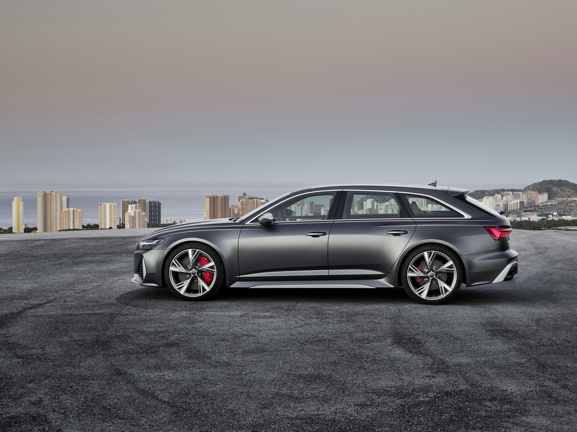 Audi’s RS6 Avant Should Convince You Once And For All That Wagons Can Be Kewl