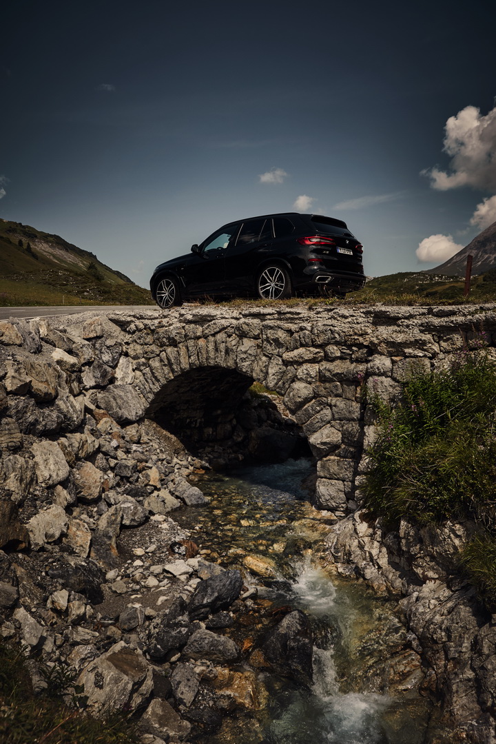 Are 102 Images Enough To Make You Want The BMW X5 xDrive45e?