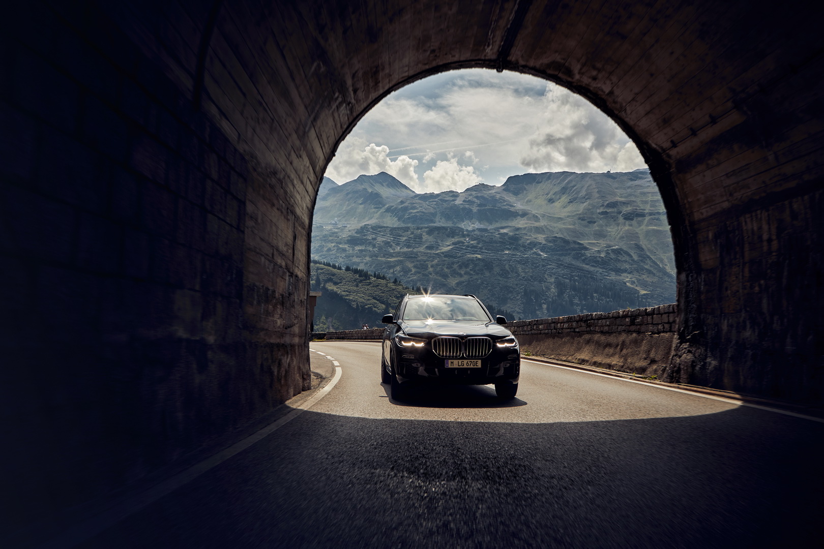 Are 102 Images Enough To Make You Want The BMW X5 xDrive45e?