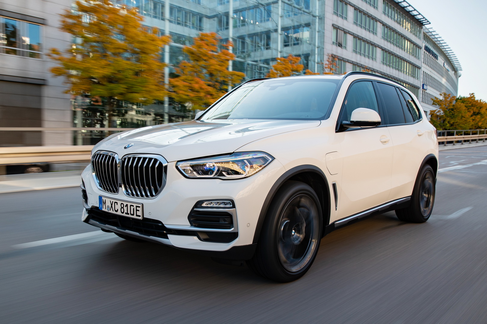 Are 102 Images Enough To Make You Want The BMW X5 xDrive45e?
