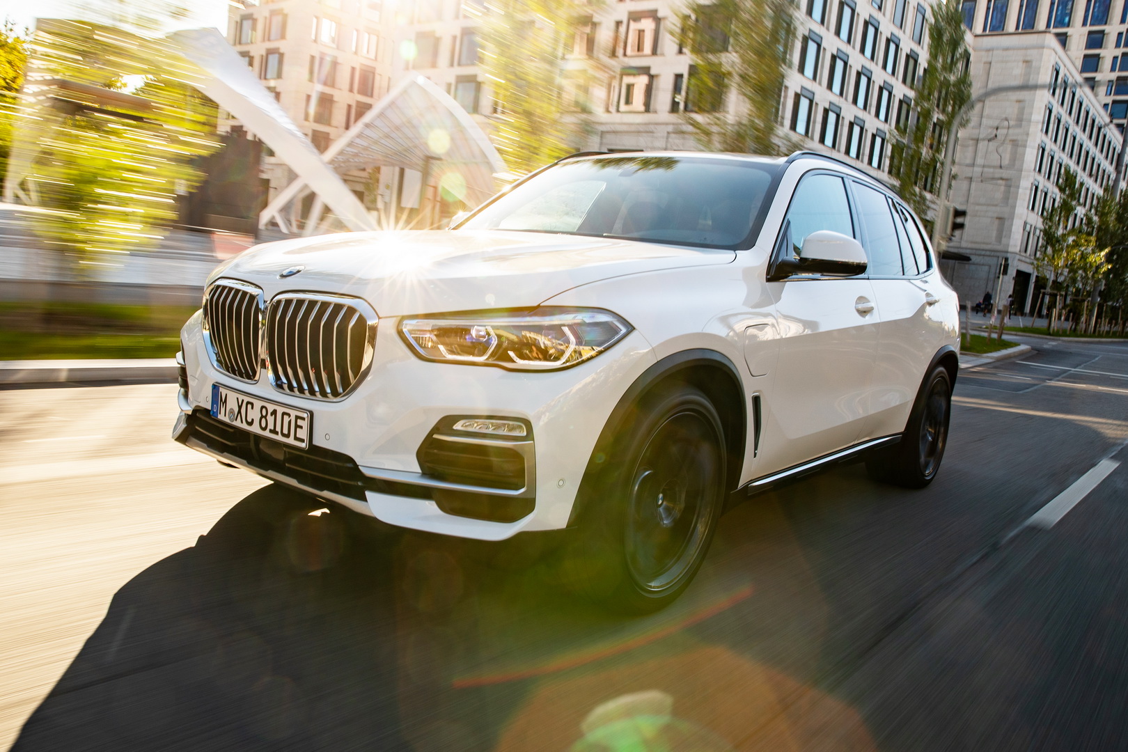 Are 102 Images Enough To Make You Want The BMW X5 xDrive45e?