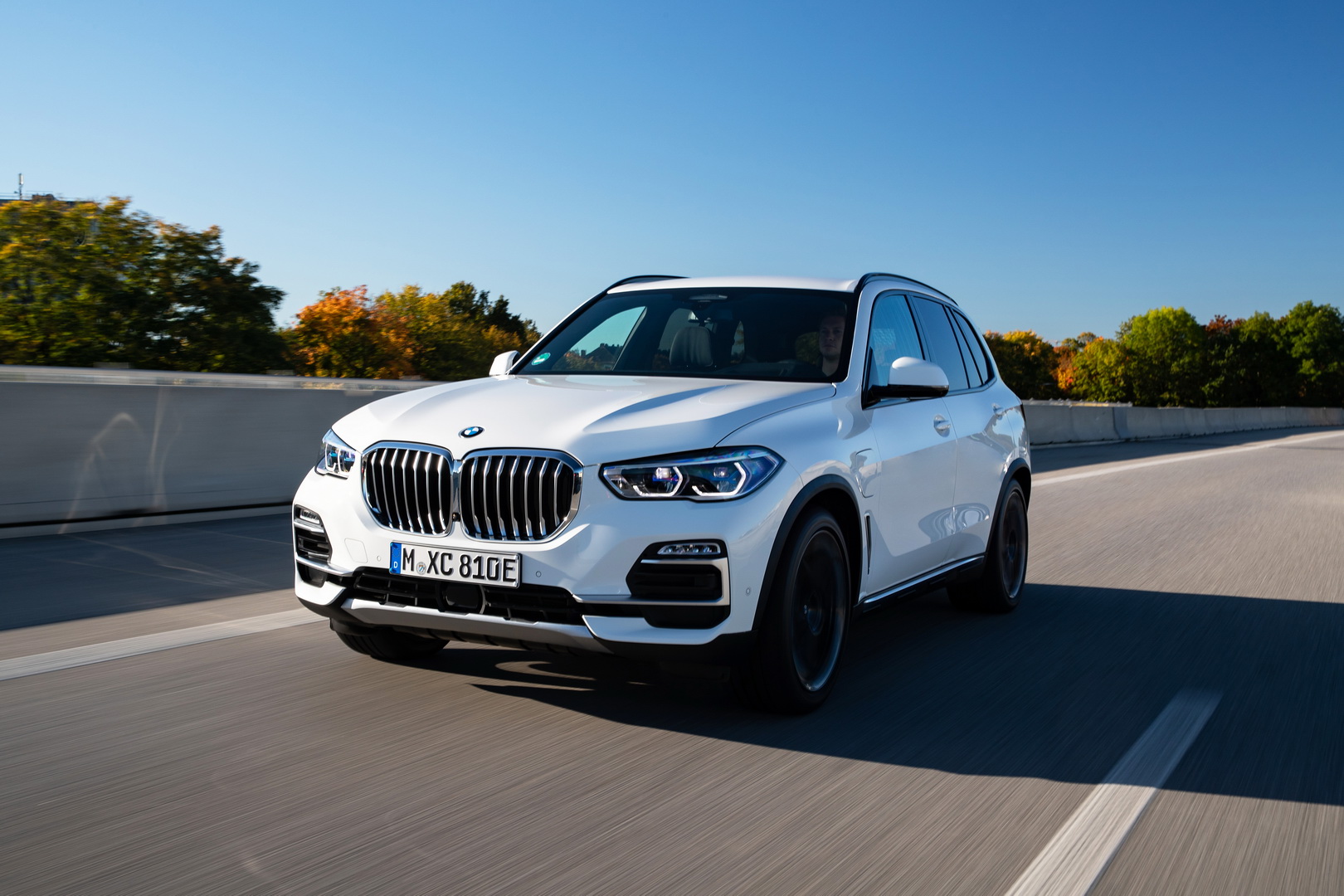 Are 102 Images Enough To Make You Want The BMW X5 xDrive45e?