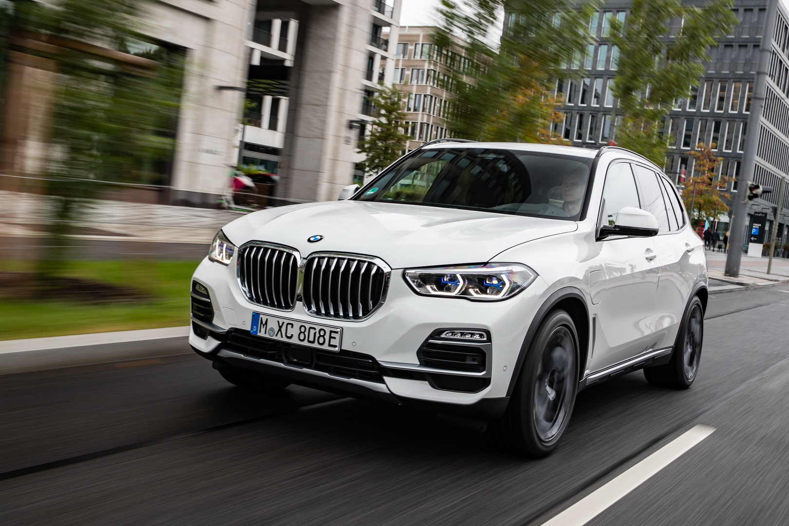 Are 102 Images Enough To Make You Want The BMW X5 xDrive45e?