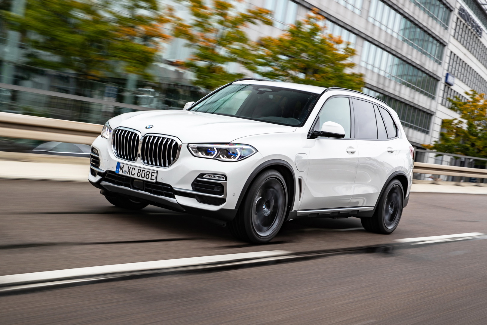 Are 102 Images Enough To Make You Want The BMW X5 xDrive45e?