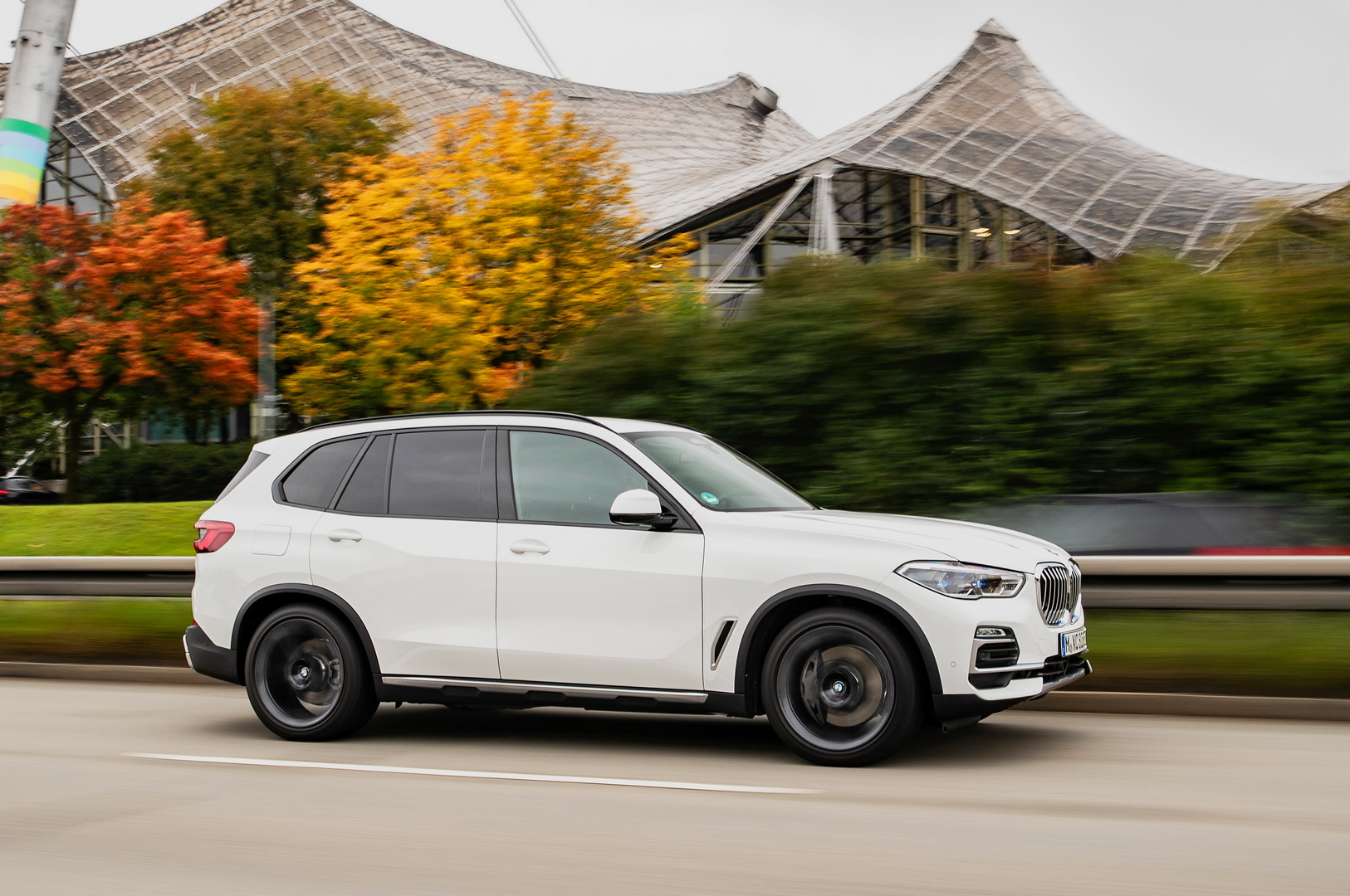 Are 102 Images Enough To Make You Want The BMW X5 xDrive45e?