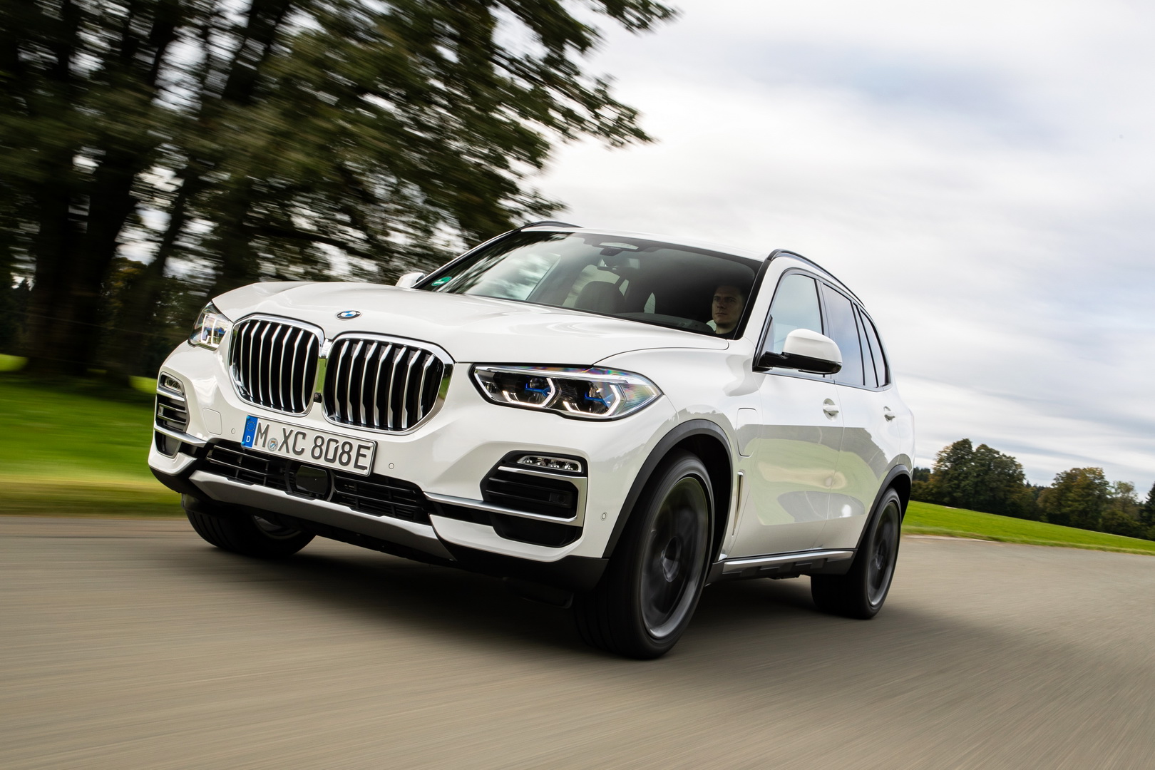 Are 102 Images Enough To Make You Want The BMW X5 xDrive45e?