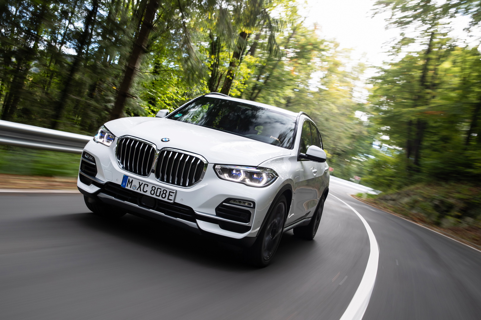 Are 102 Images Enough To Make You Want The BMW X5 xDrive45e?