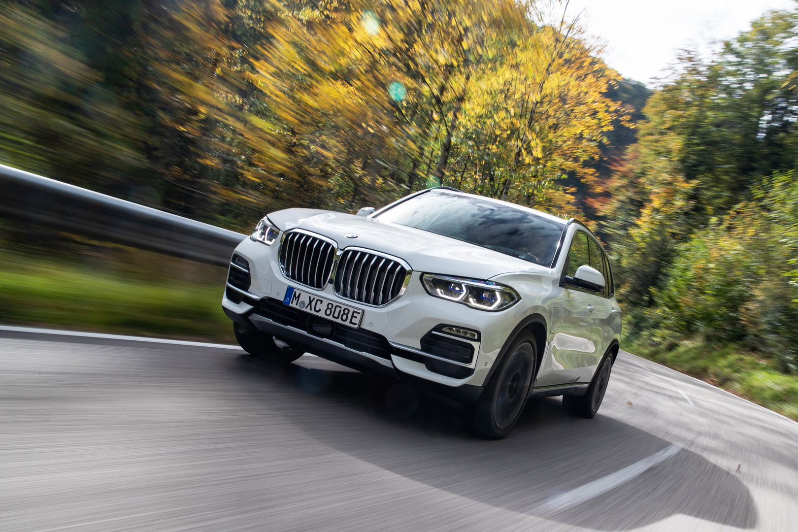 Are 102 Images Enough To Make You Want The BMW X5 xDrive45e?