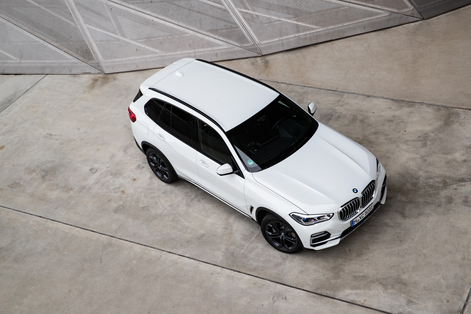 Are 102 Images Enough To Make You Want The BMW X5 xDrive45e?
