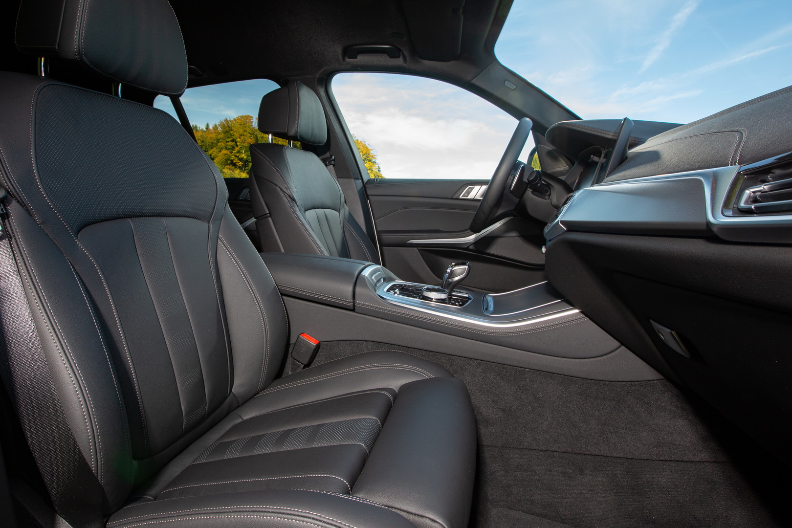 Are 102 Images Enough To Make You Want The BMW X5 xDrive45e?