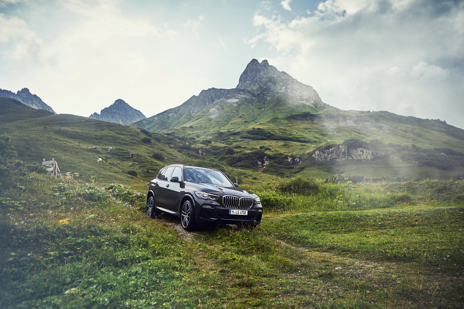 Are 102 Images Enough To Make You Want The BMW X5 xDrive45e?