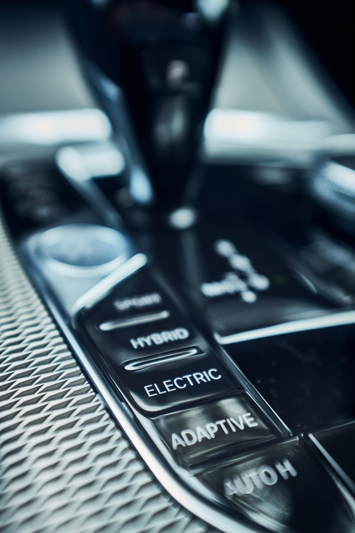 Are 102 Images Enough To Make You Want The BMW X5 xDrive45e?