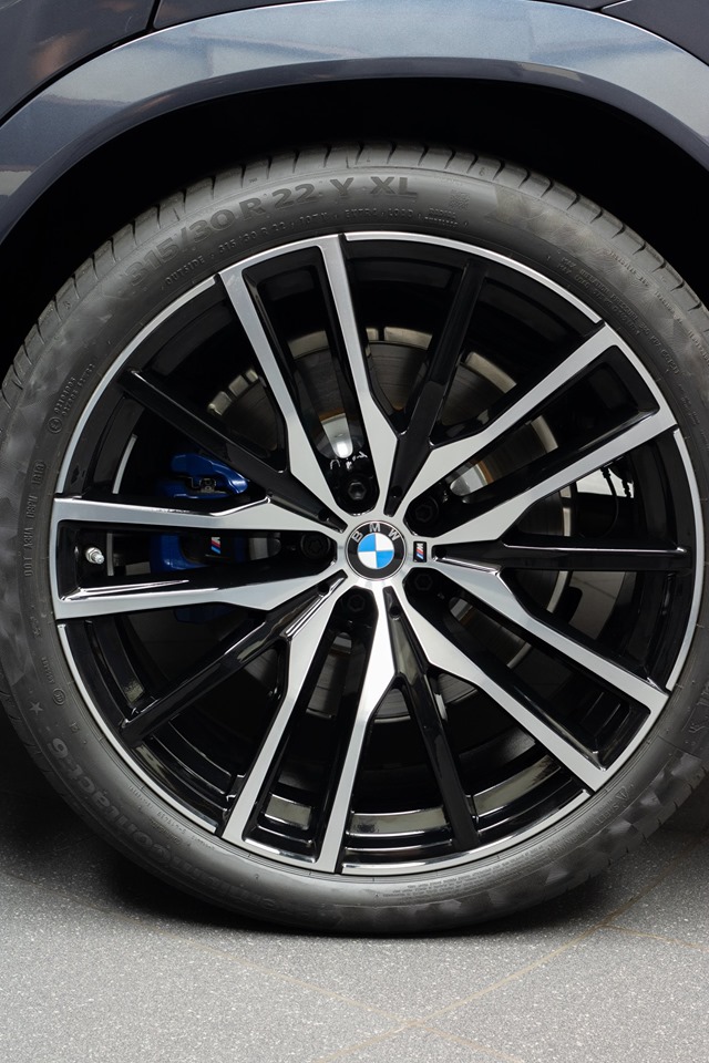 2020 BMW X6 Showcased In Arctic Grey With Black Merino Leather Inside