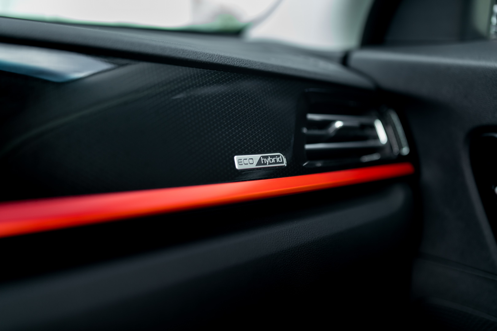 2020 Kia Niro Hybrid Goes Under The Knife, Adds New Tech