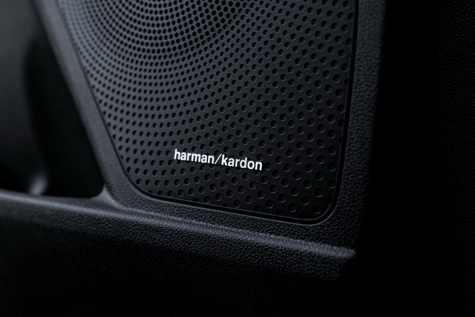 2020 Kia Niro Hybrid Goes Under The Knife, Adds New Tech