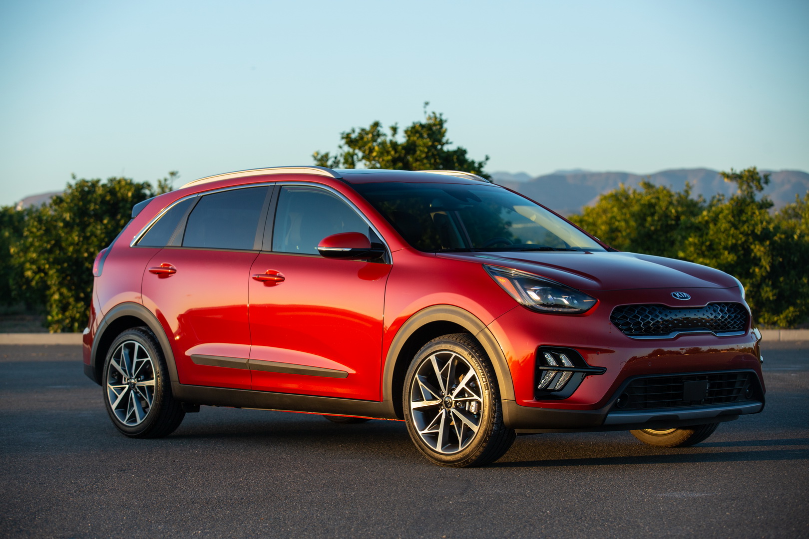 2020 Kia Niro Hybrid Goes Under The Knife, Adds New Tech