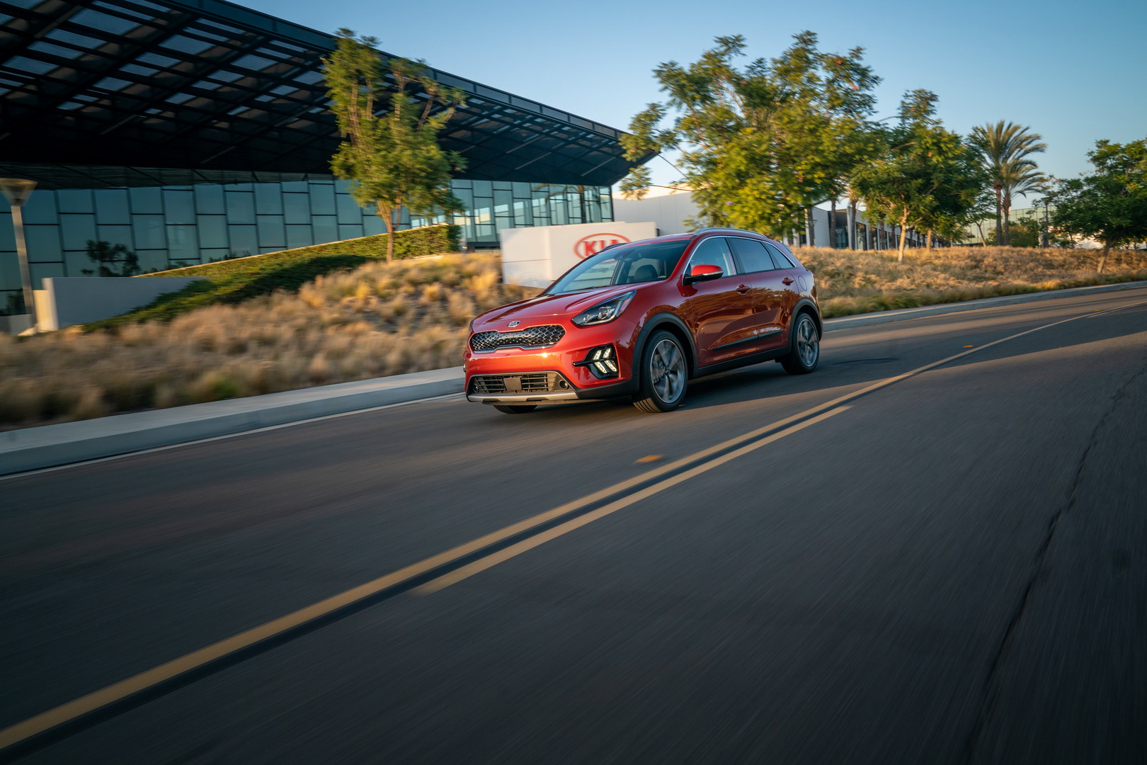 2020 Kia Niro Hybrid Goes Under The Knife, Adds New Tech