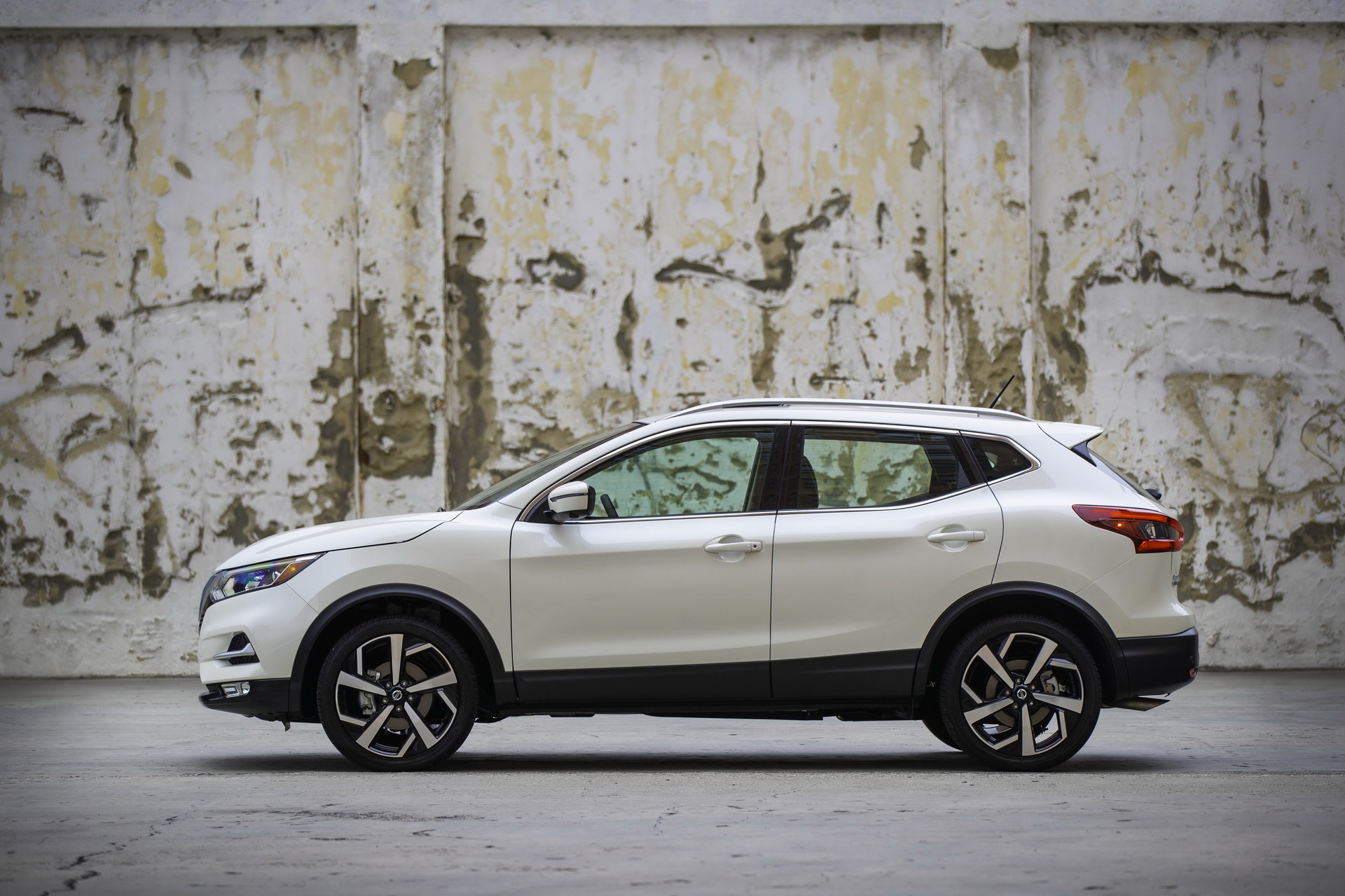 2020 Nissan Rogue Sport Facelift Results In A $900 Price Hike