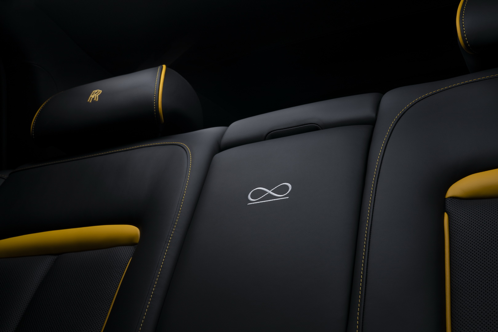 2020 Rolls-Royce Cullinan Black Badge Joins The Dark Side With More Power