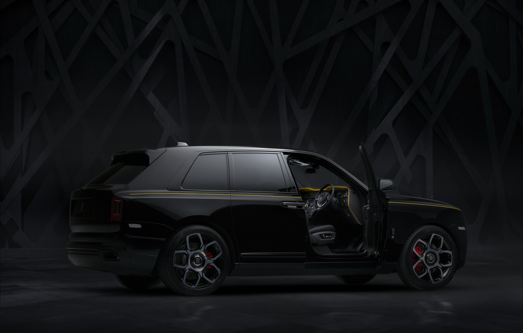 2020 Rolls-Royce Cullinan Black Badge Joins The Dark Side With More Power