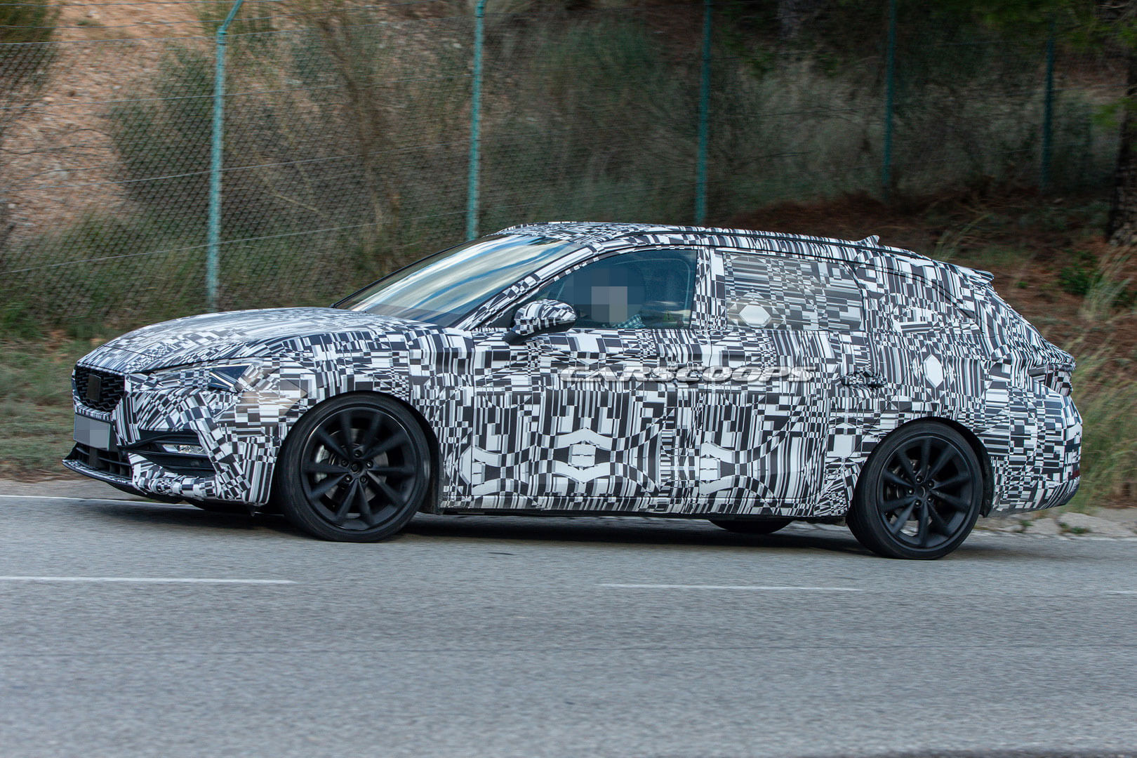 2020 Seat Leon ST Drops Plastic Cladding, Hides Fake Exhaust