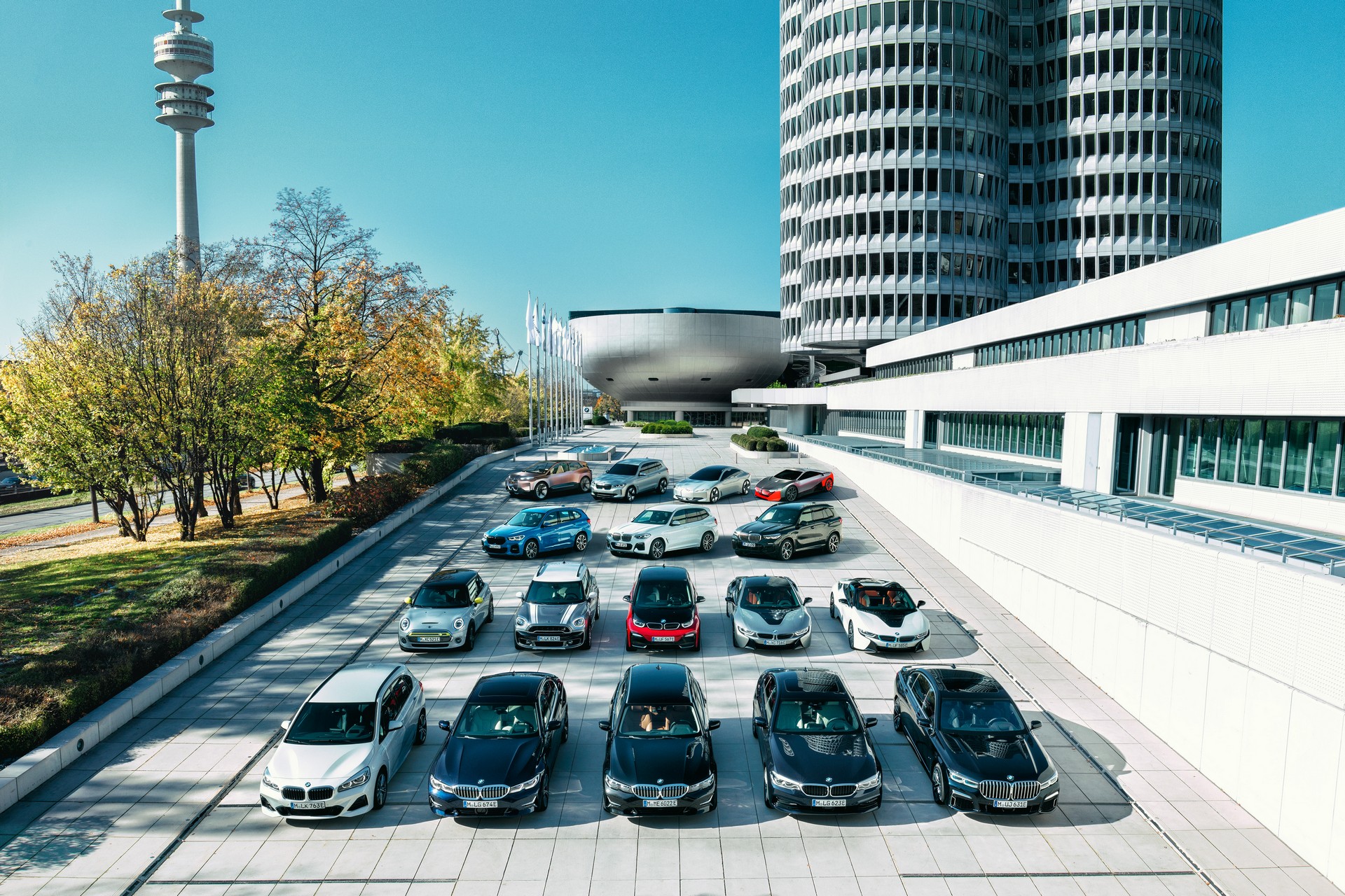 BMW’s i4 Has More Power Than The M3 At 523 HP, Can Charge Up To 80% In 35 Minutes