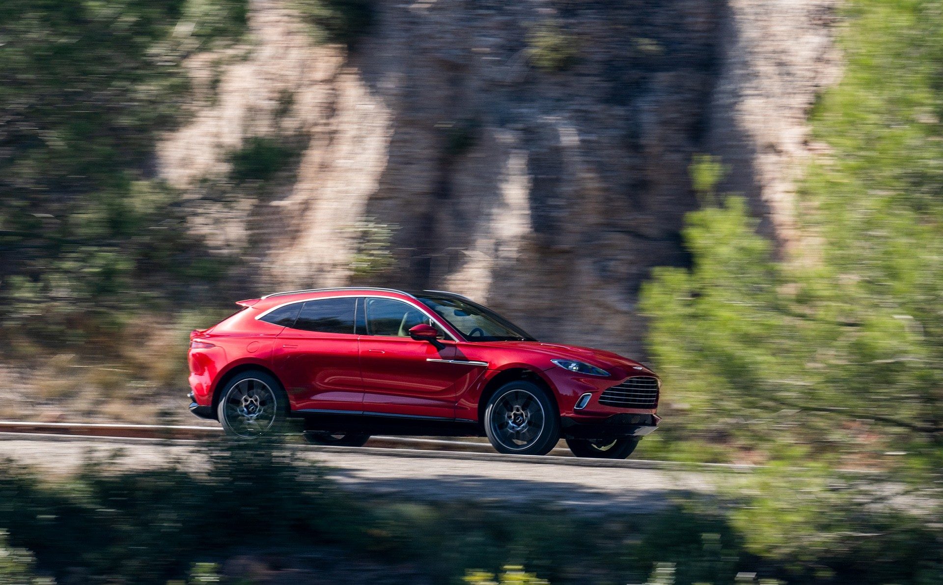 Aston Martin Estimates It’ll Sell Between 4,000 and 5,000 DBX SUVs A Year