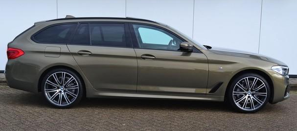 BMW Individual’s Brass Metallic Looks Classy On 5-Series Touring