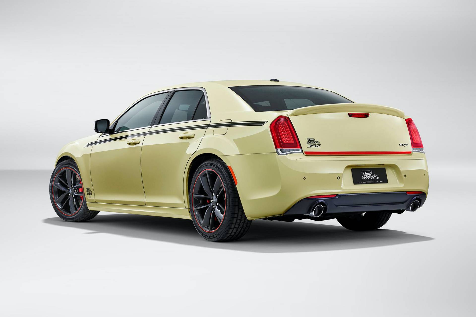 2015 - [Chrysler] 300 Restylée Chrysler-300-SRT-Pacer-one-off-1