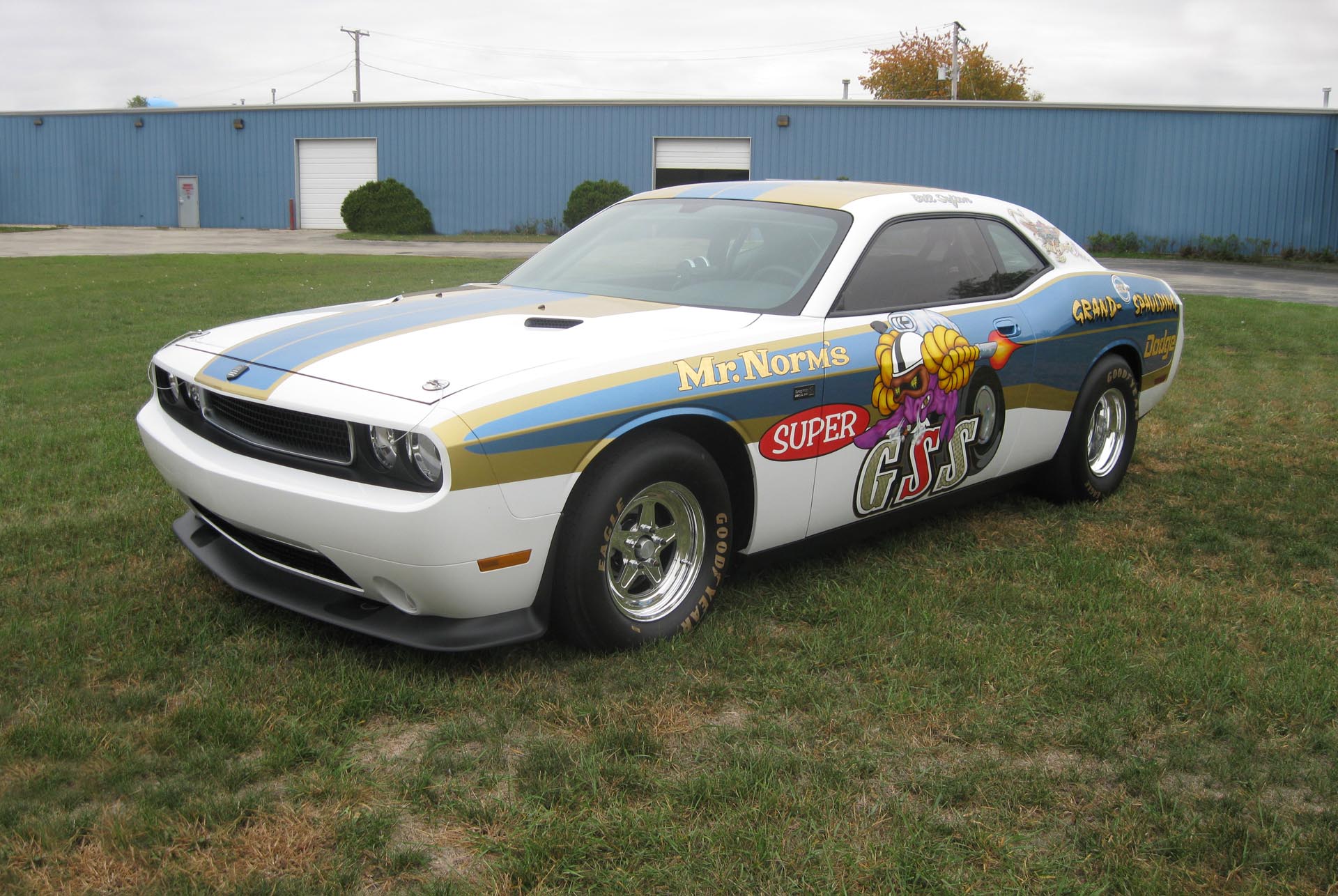 2011 Dodge Challenger With 650 HP Viper V10 Is A Drag Strip Special