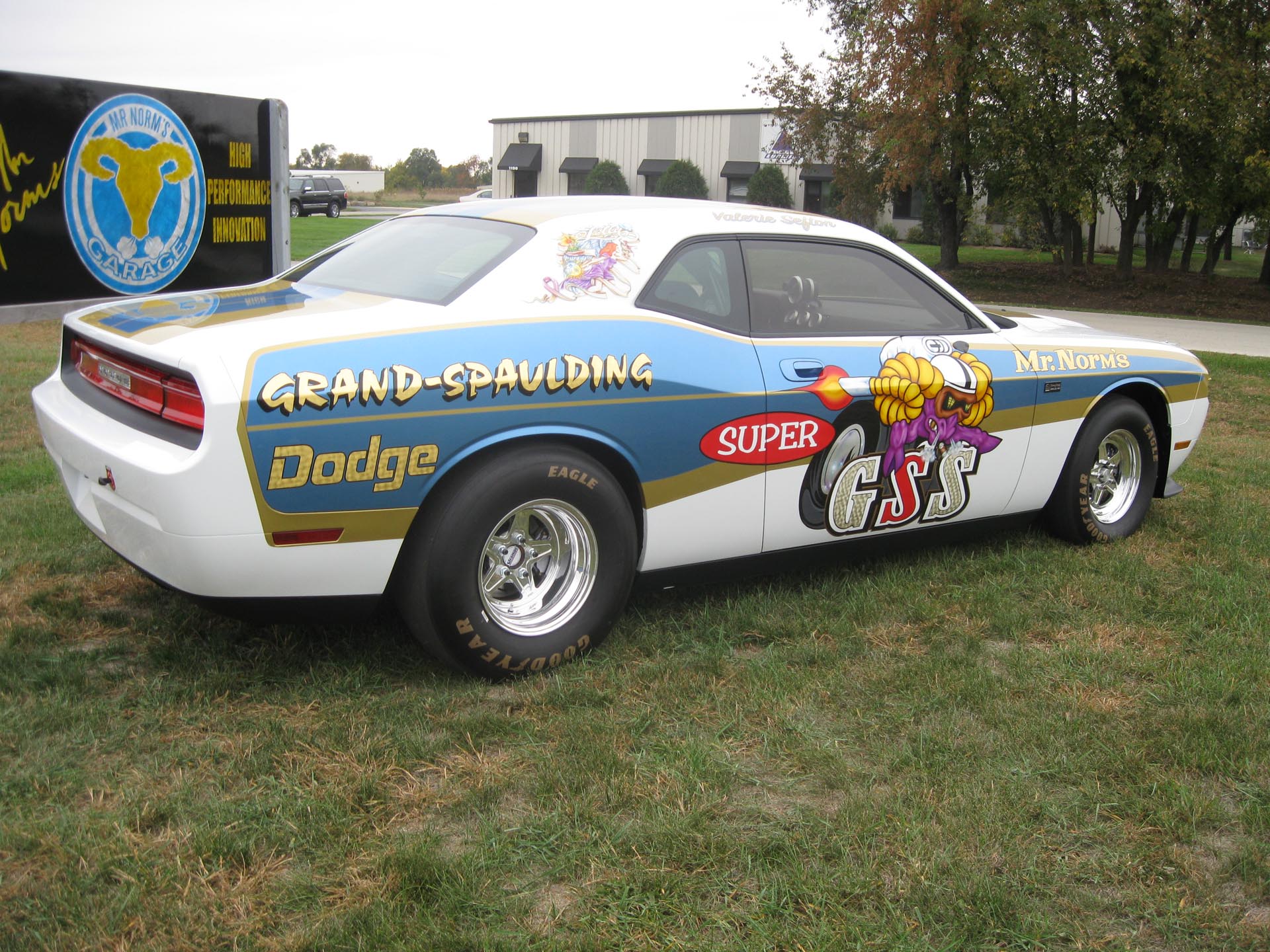 2011 Dodge Challenger With 650 HP Viper V10 Is A Drag Strip Special