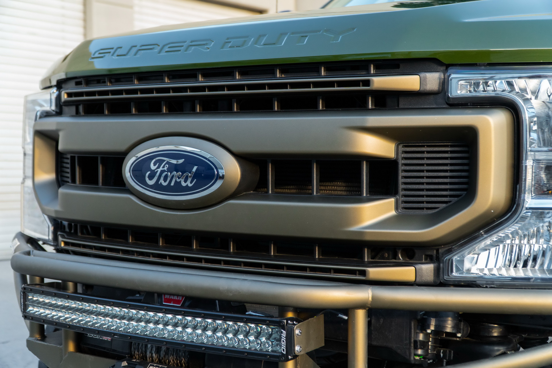 Ford ‘Baja Forged’ Super Duty By LGE-CTS Is Ready To Save Raptors In Distress