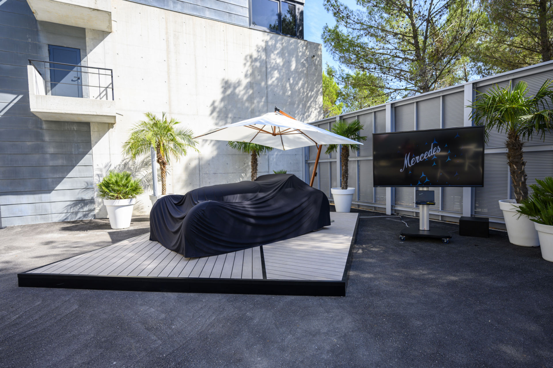 Vision Mercedes Simplex Brings Its Sci-Fi Hot Rod Looks To LA