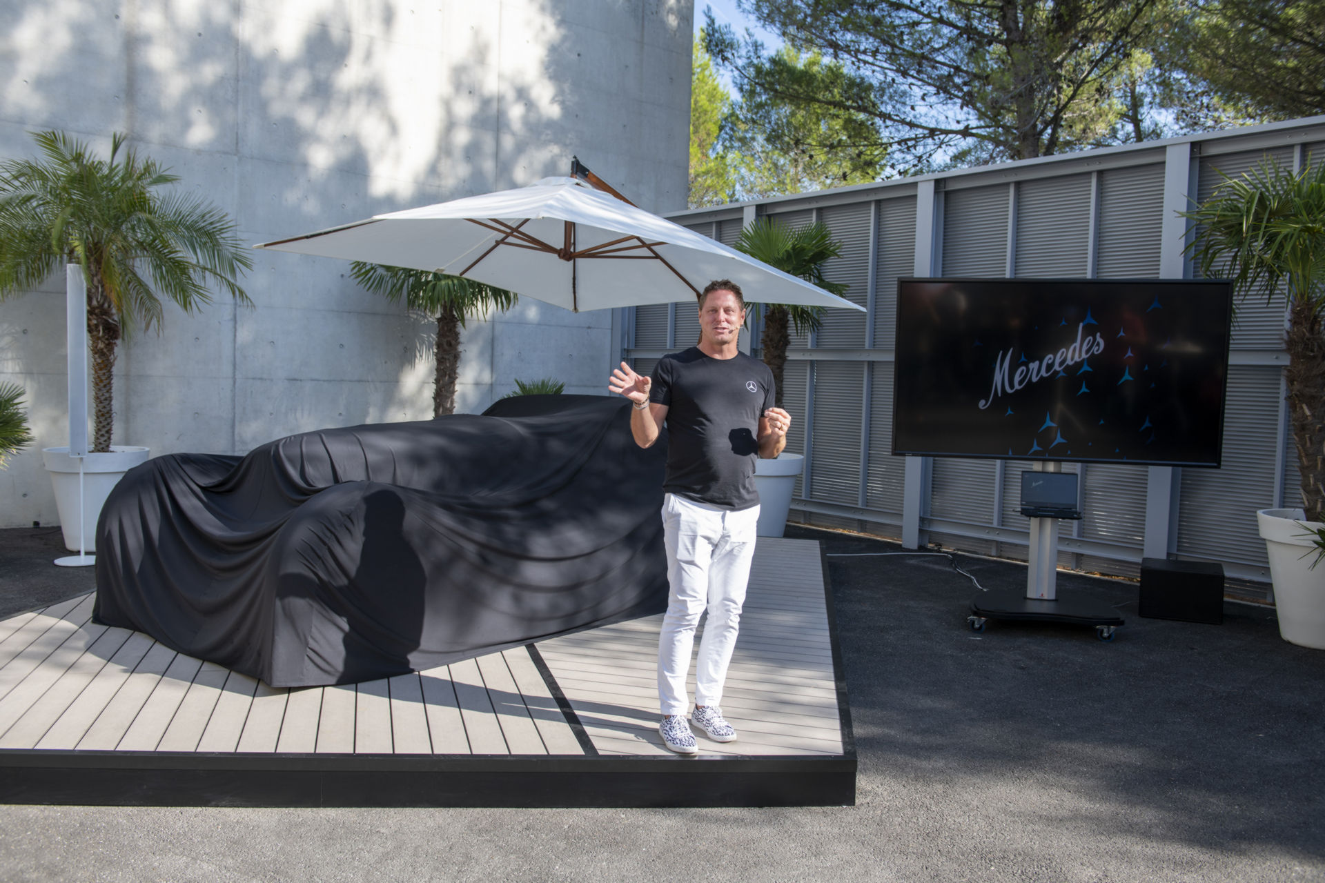 Vision Mercedes Simplex Brings Its Sci-Fi Hot Rod Looks To LA