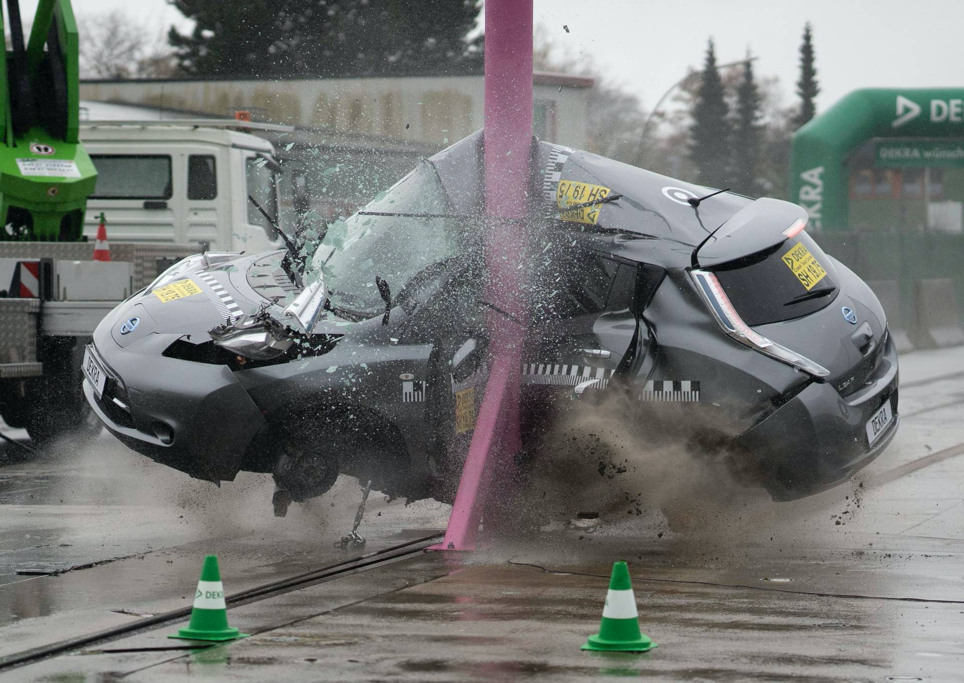Germans Submit Nissan Leaf To Painfully Brutal Crash Tests, All For Science