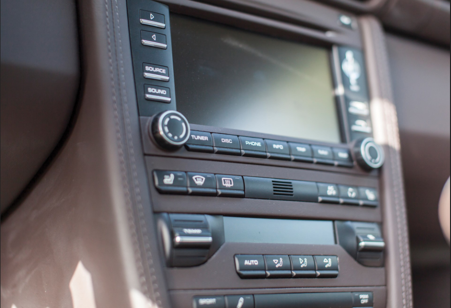 Get One Of The Very Last 2010 Porsche 911 Sport Classics For “Just” $600,000