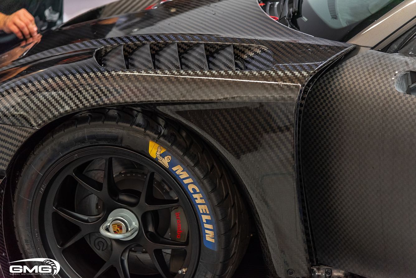 Porsche 935 Clubsport Clad In Gloss Carbon Fiber Looks Bonkers