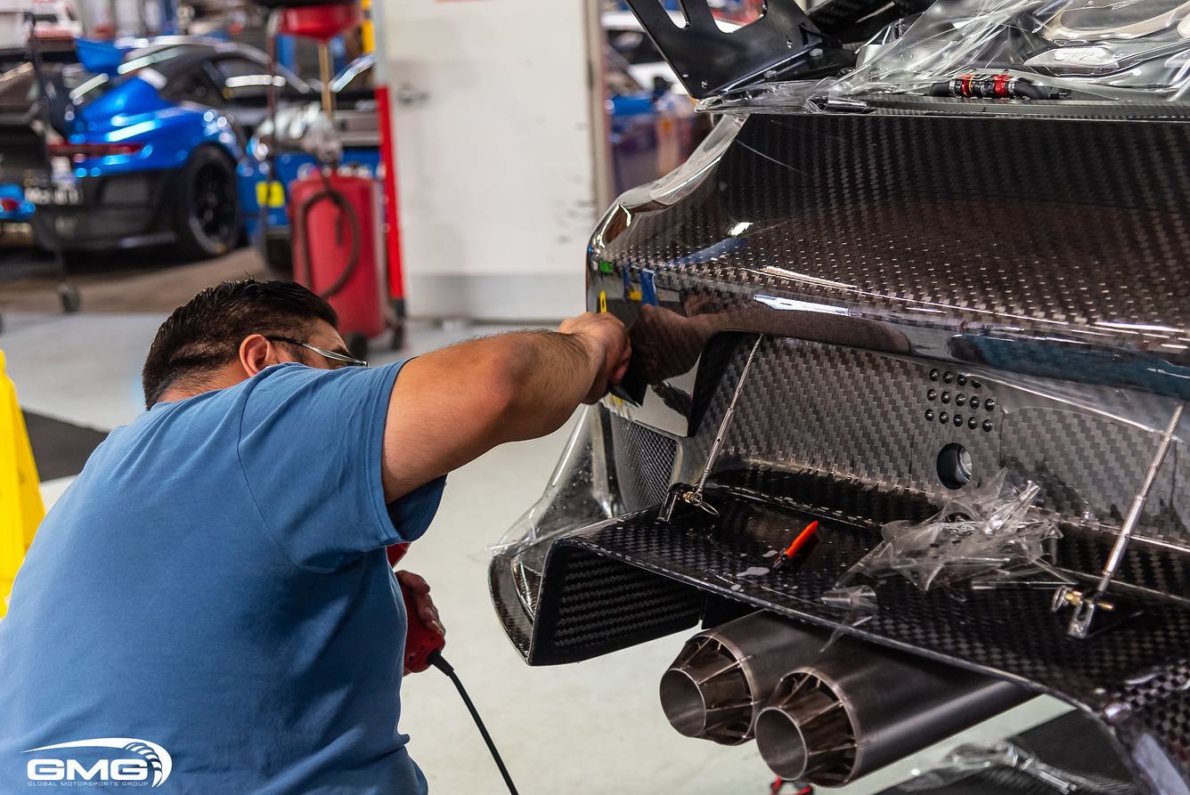 Porsche 935 Clubsport Clad In Gloss Carbon Fiber Looks Bonkers